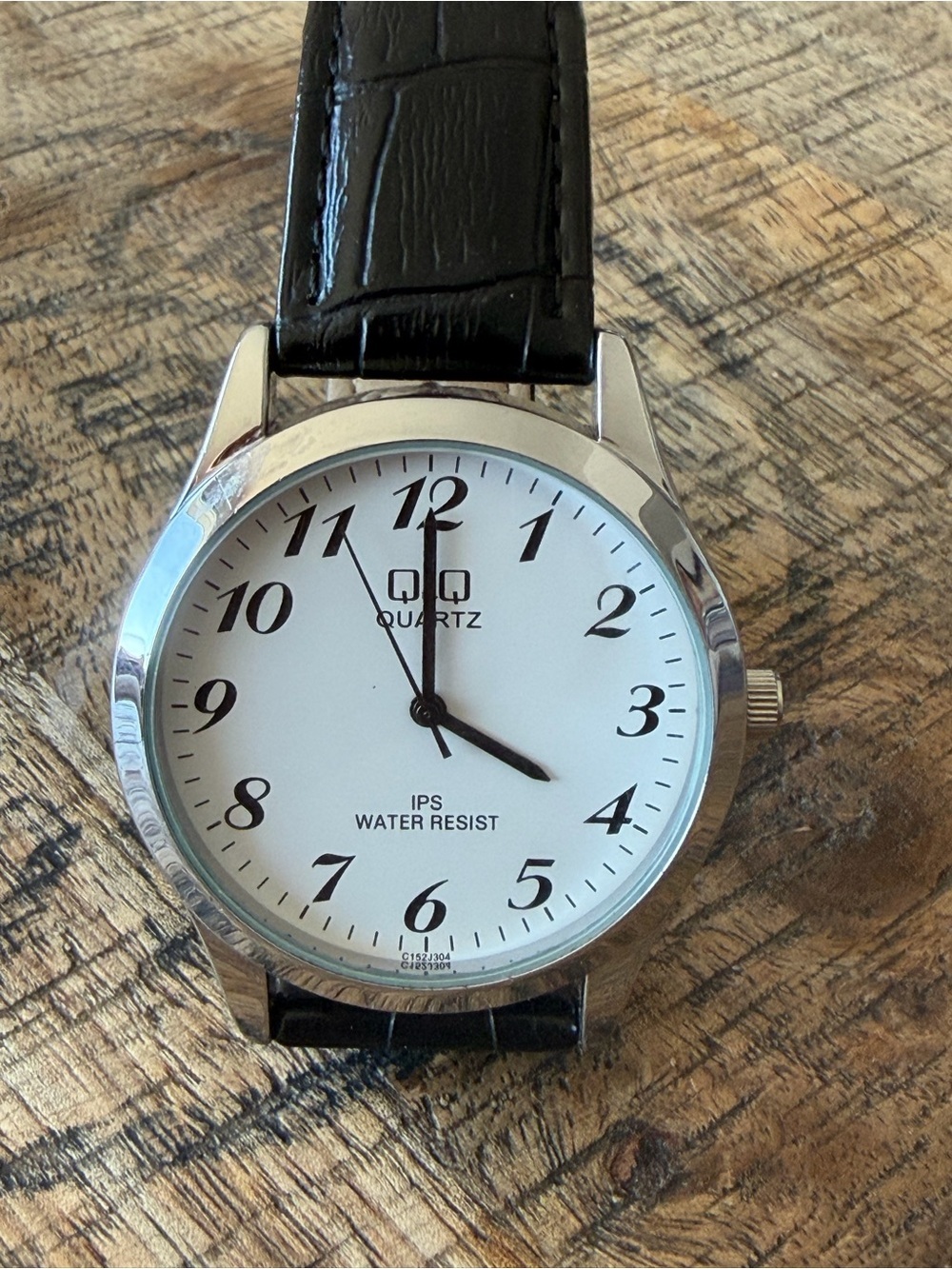 Q&Q Classic Easy Read White Dial Watch w/ Black Croc Strap - RUNS!